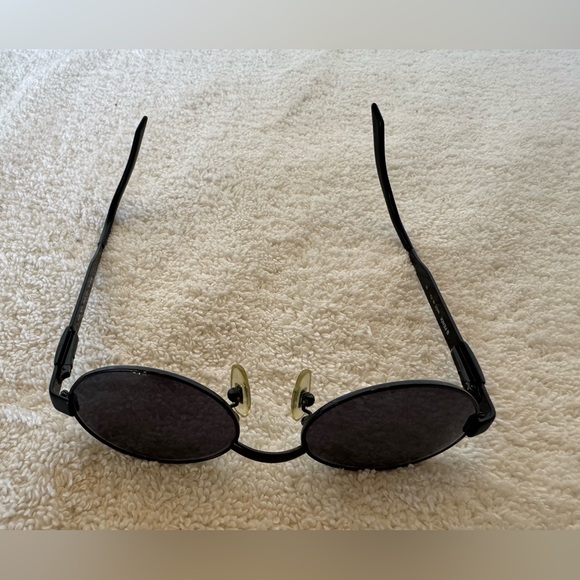 Fendi rare metal-framed sunglasses with a black oval design Mod SL 7132 - Picture 2 of 8